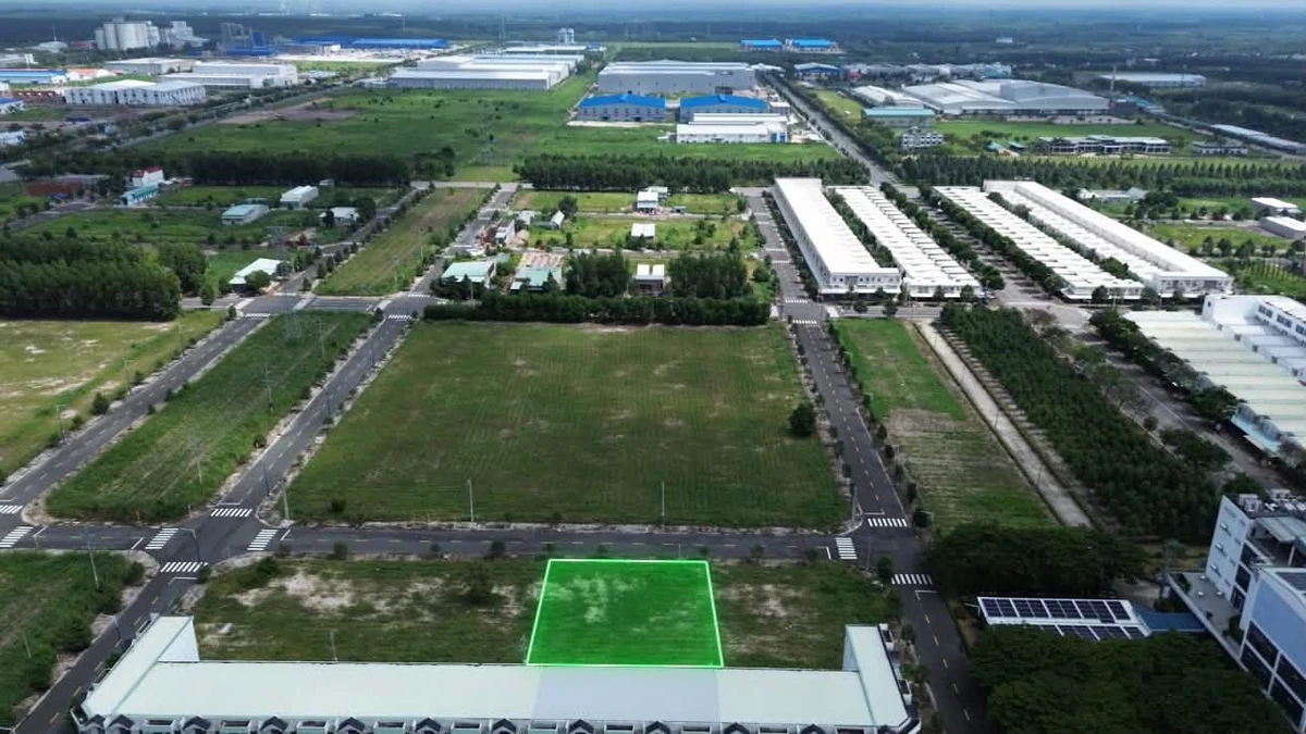 Bán đất 300m2 mặt tiền 10m Becamex Chơn Thành - Ảnh thu nhỏ 3
