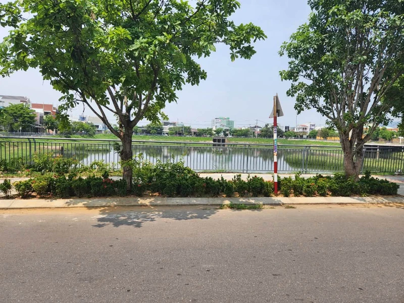 Biệt thự 3 tầng gỗ hương 400m² view hồ Đà Nẵng, 30 tỷ