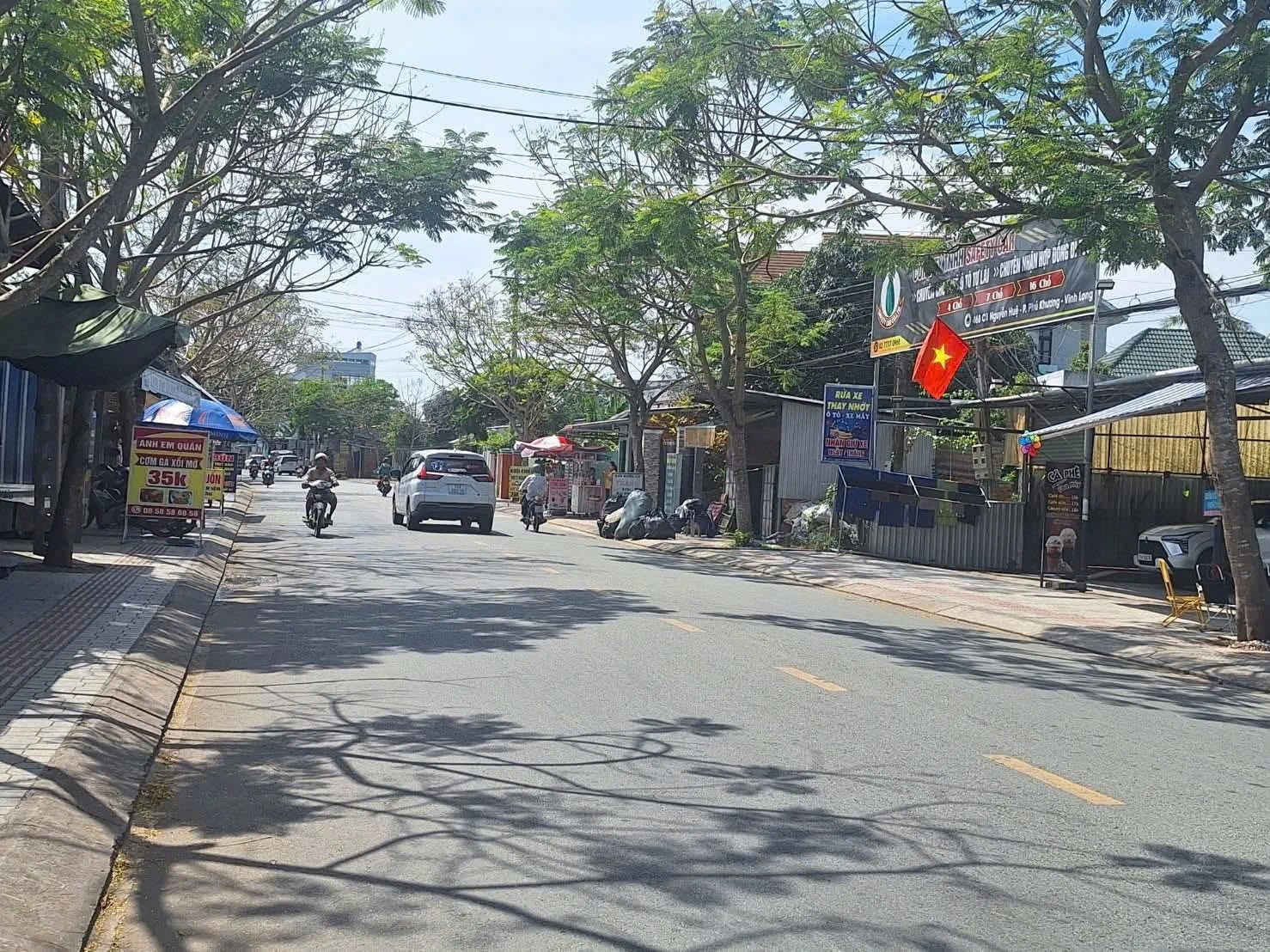 Bán đất mặt tiền 2.250m2 Nguyễn Huệ Phú Khương - Ảnh 1