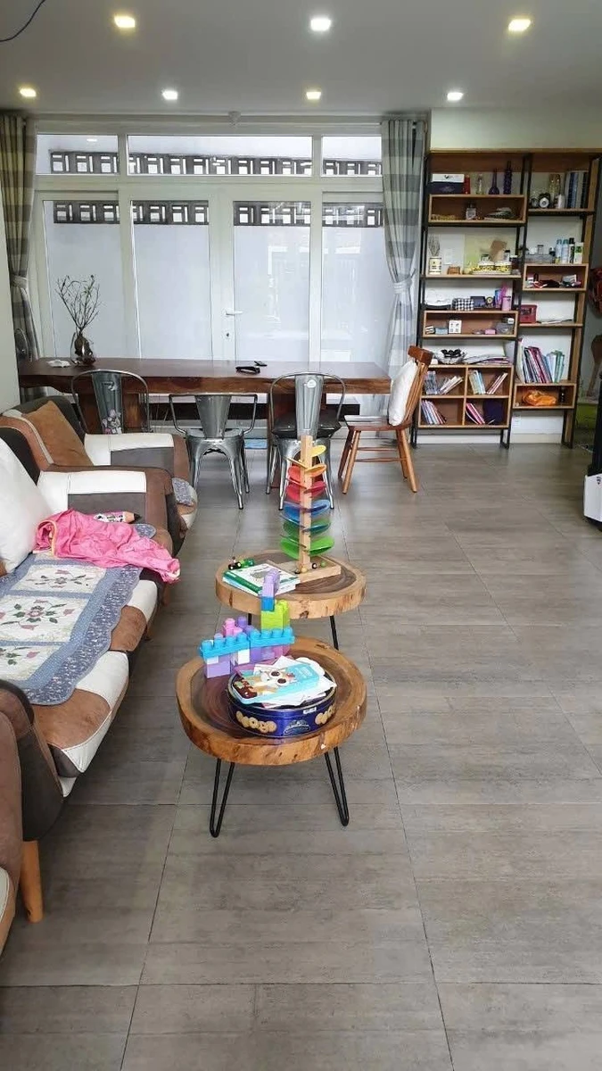 Bán nhà 4 tầng 96m2 nở hậu, 4 căn hộ cho thuê, đường Nguyễn Văn Nguyễn, Quận 1 - Ảnh 1