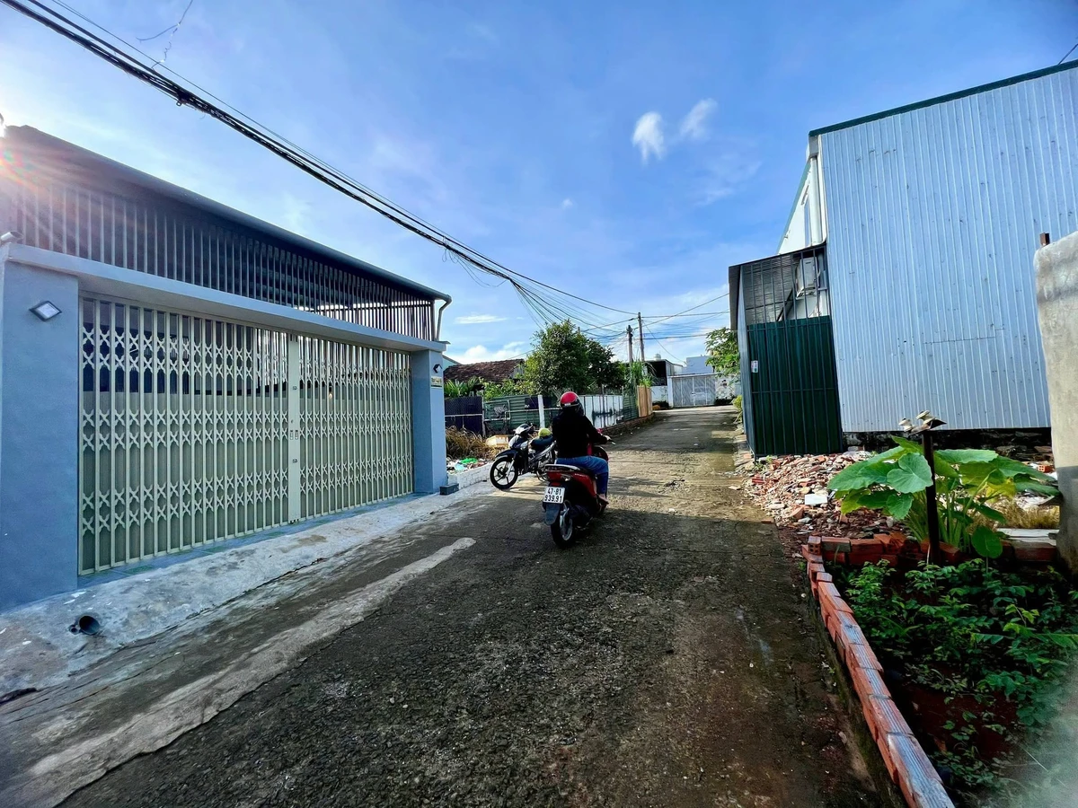 Bán nhà 2 phòng ngủ 50m2 Nguyễn Phúc Chu, 2 tỷ 350 triệu - Ảnh thu nhỏ 3
