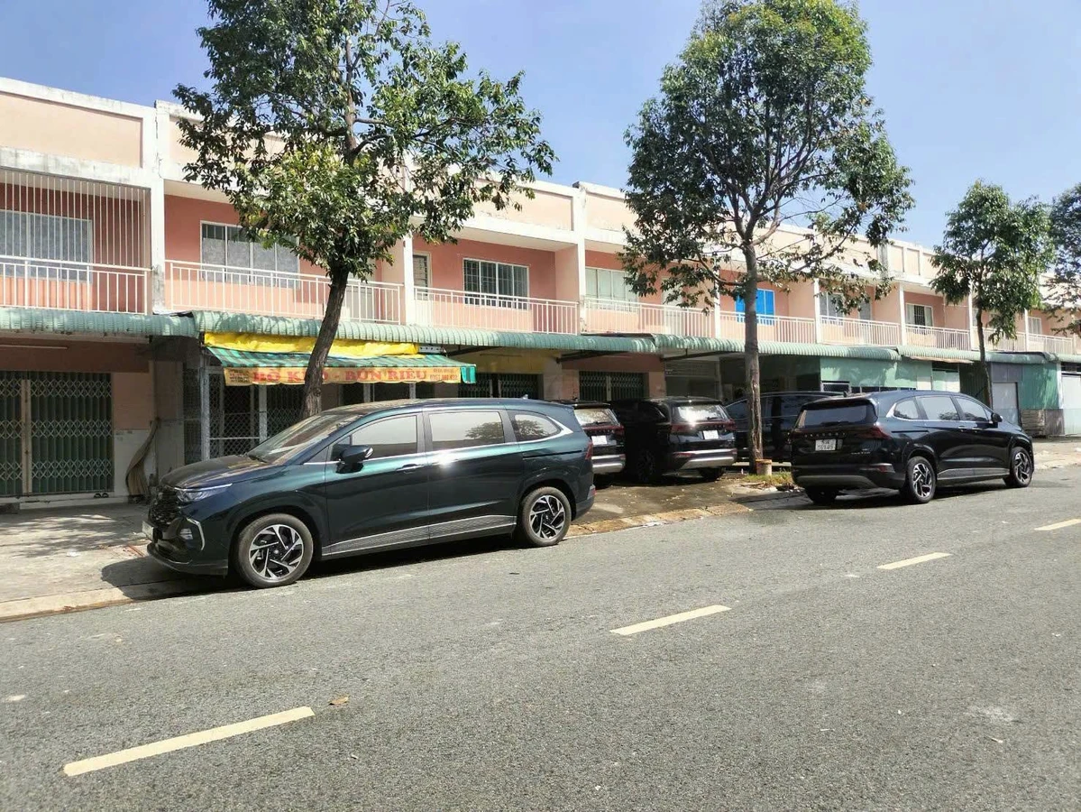 Bán nhà phố 5x30 kèm 4 phòng trọ, sổ sẵn, mặt tiền nhựa 8m tại Bàu Bàng, Bình Dương - Ảnh thu nhỏ 4