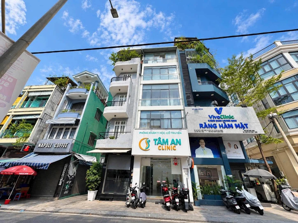 Bán nhà mặt tiền Trần Khắc Chân Q1, 5 lầu, thang máy, 48,5m² - Ảnh 1