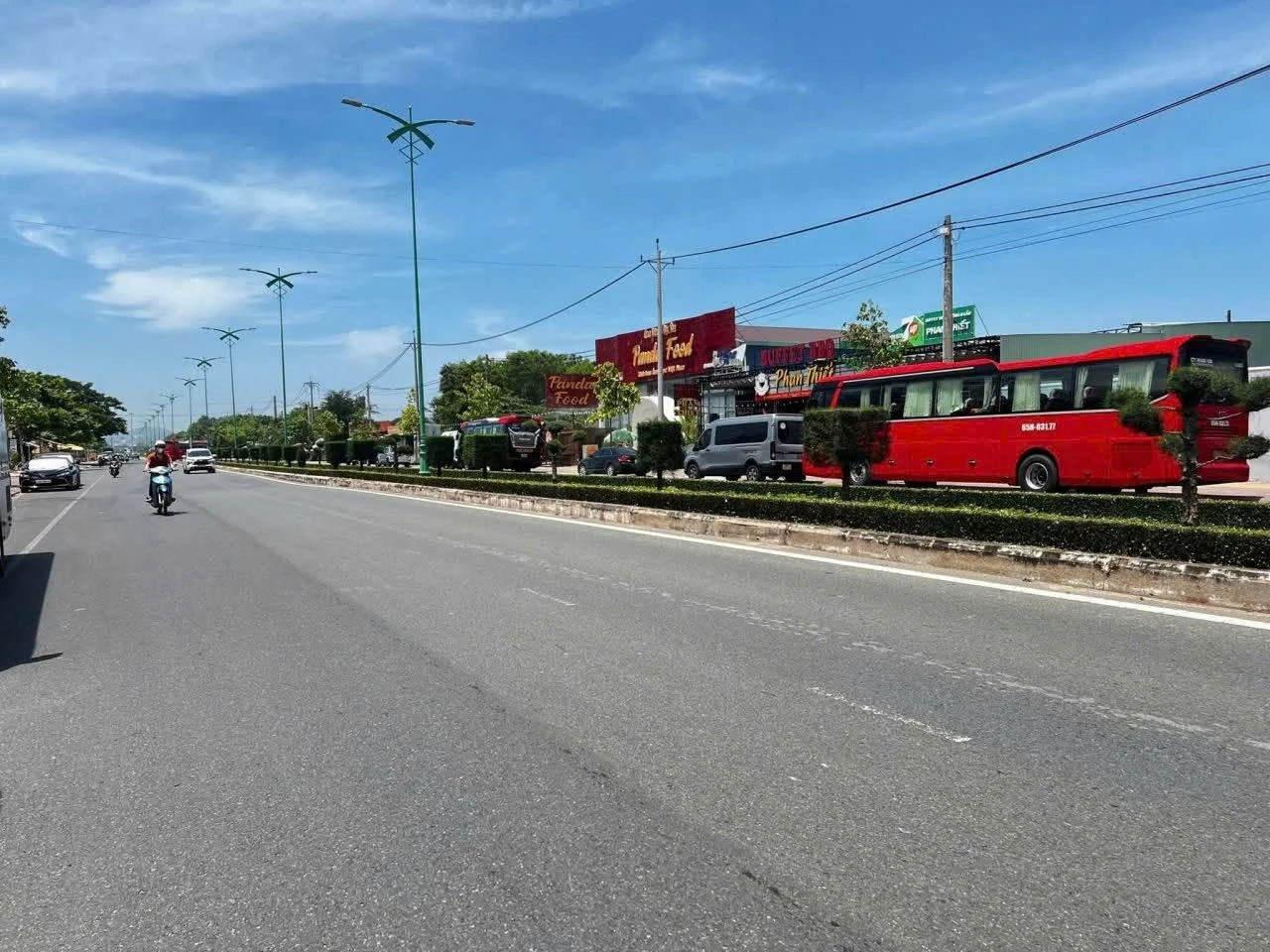 Cho thuê nhà cấp 4 mặt tiền Hùng Vương, 200m2, 6 triệu/tháng - Ảnh 1
