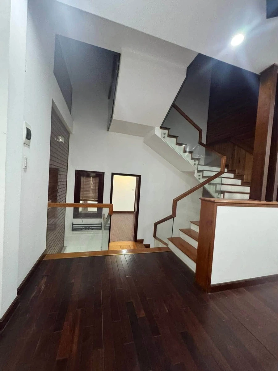 Bán nhà 3 tầng mặt tiền 274m2 Đà Nẵng 16 tỷ - Ảnh thu nhỏ 5