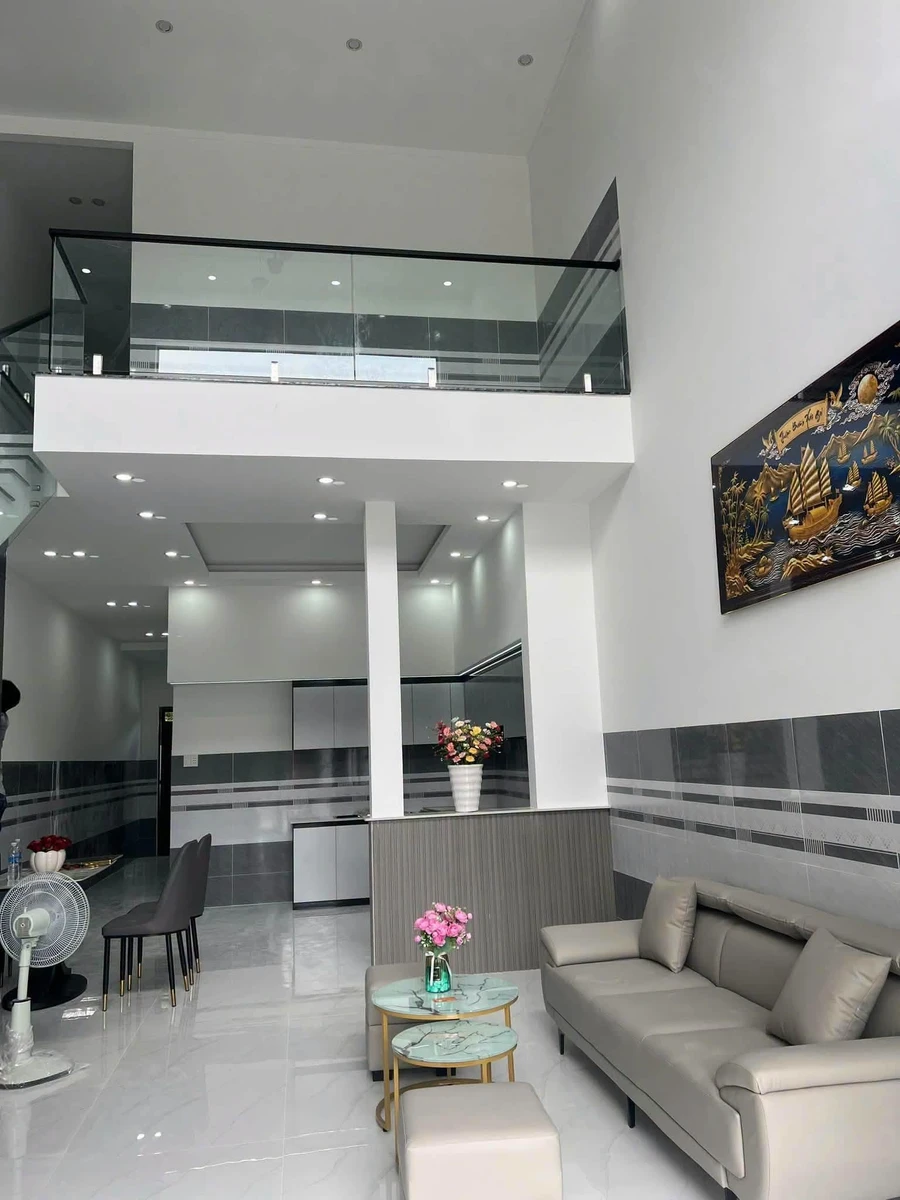 Bán nhà mặt tiền Nguyễn Văn Linh 5x23m, 3PN 3WC, giá 2,39 tỷ tại Long Hoa, Tây Ninh - Ảnh thu nhỏ 4