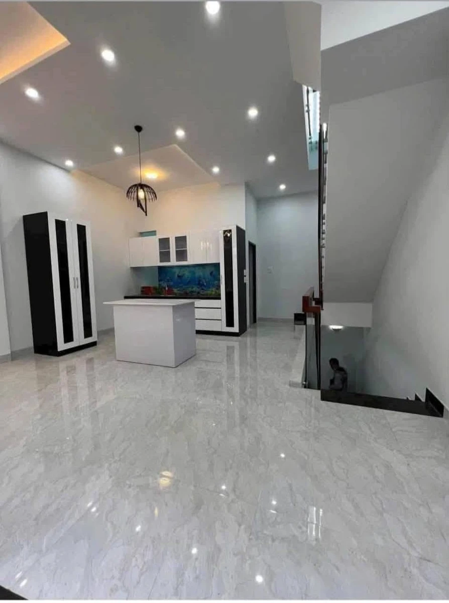 Bán nhà hẻm 41m2, 4 phòng ngủ, giá 2.3 tỷ, Quận 1 - Ảnh thu nhỏ 2