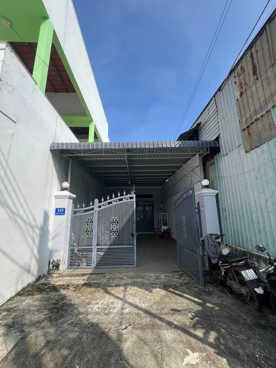 Bán nhà mặt tiền đường 19/4 Phường Hàm Thắng Lâm Đồng 100m2 - Ảnh thu nhỏ 2
