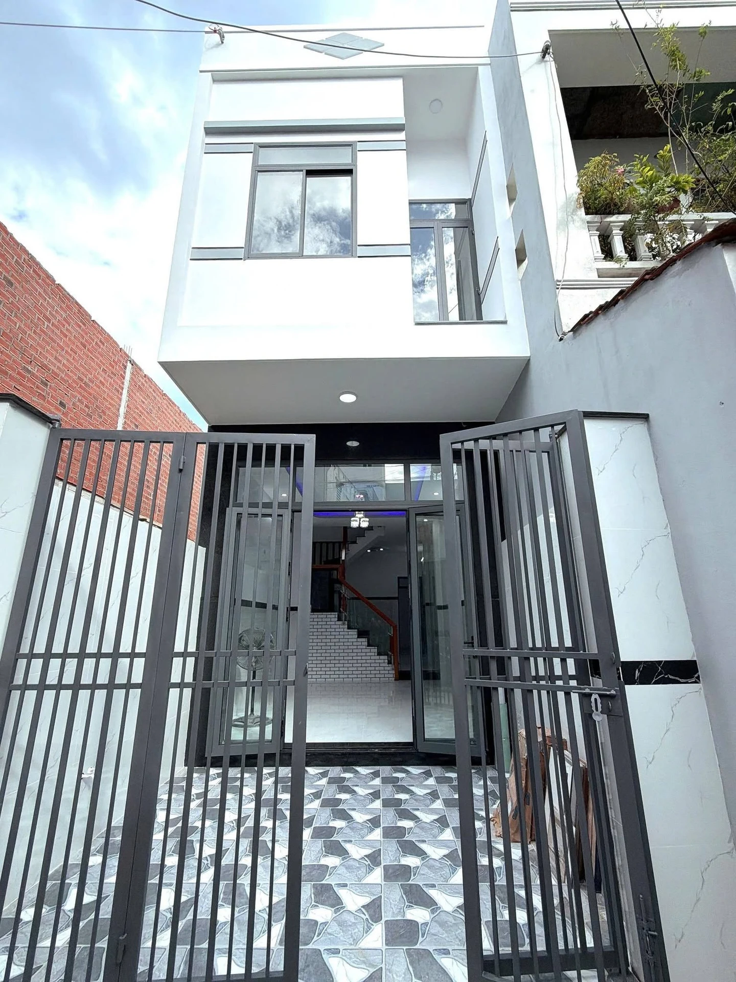 Bán nhà 3PN 61m² gần Công Ty Sữa Hoàng Văn Thụ - Ảnh 1