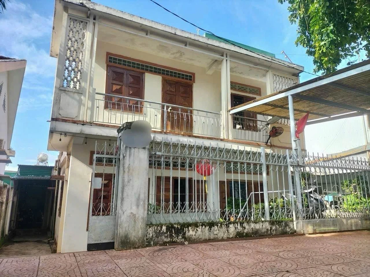 Bán nhà mặt tiền Phạm Hồng Thái, Buôn Ma Thuột, 302 m² - Ảnh 1