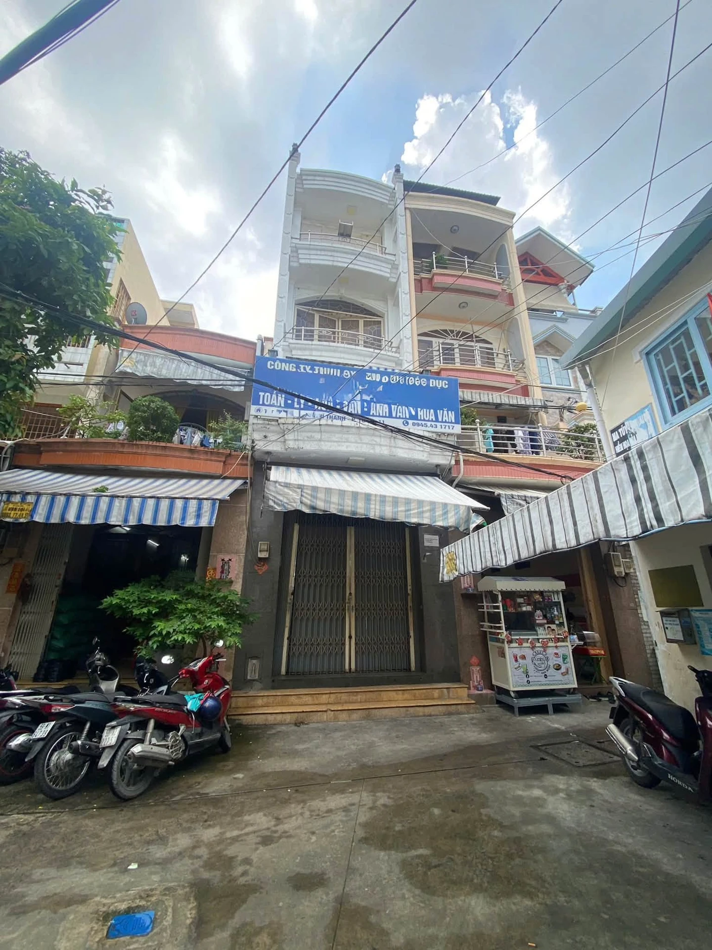 Bán nhà phố 2 mặt tiền hẻm 5PN 5WC 53.4m² Quận 11 - Ảnh 1