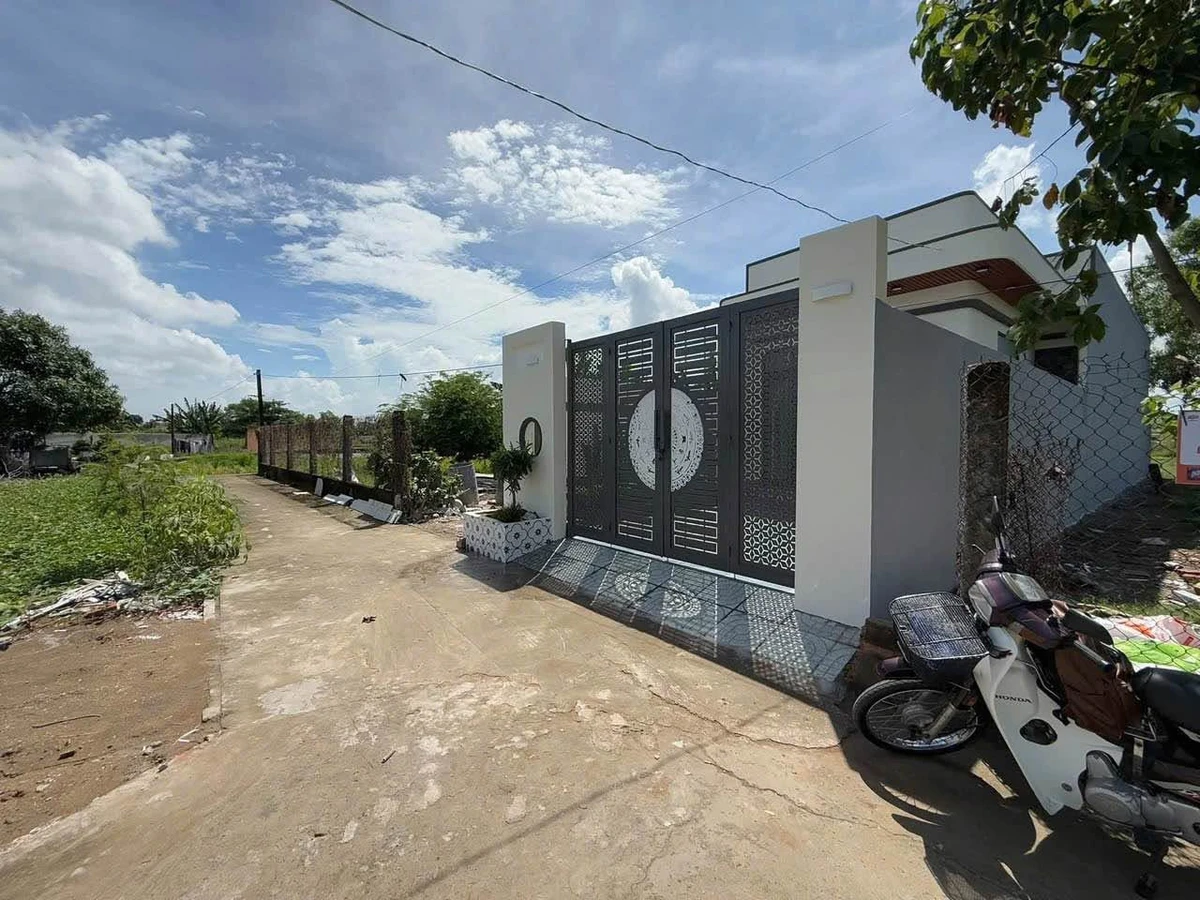 Bán nhà cấp 4 150m² Mỹ Lộc, Tây Ninh, 2 PN giá 2,3 tỷ - Ảnh 1