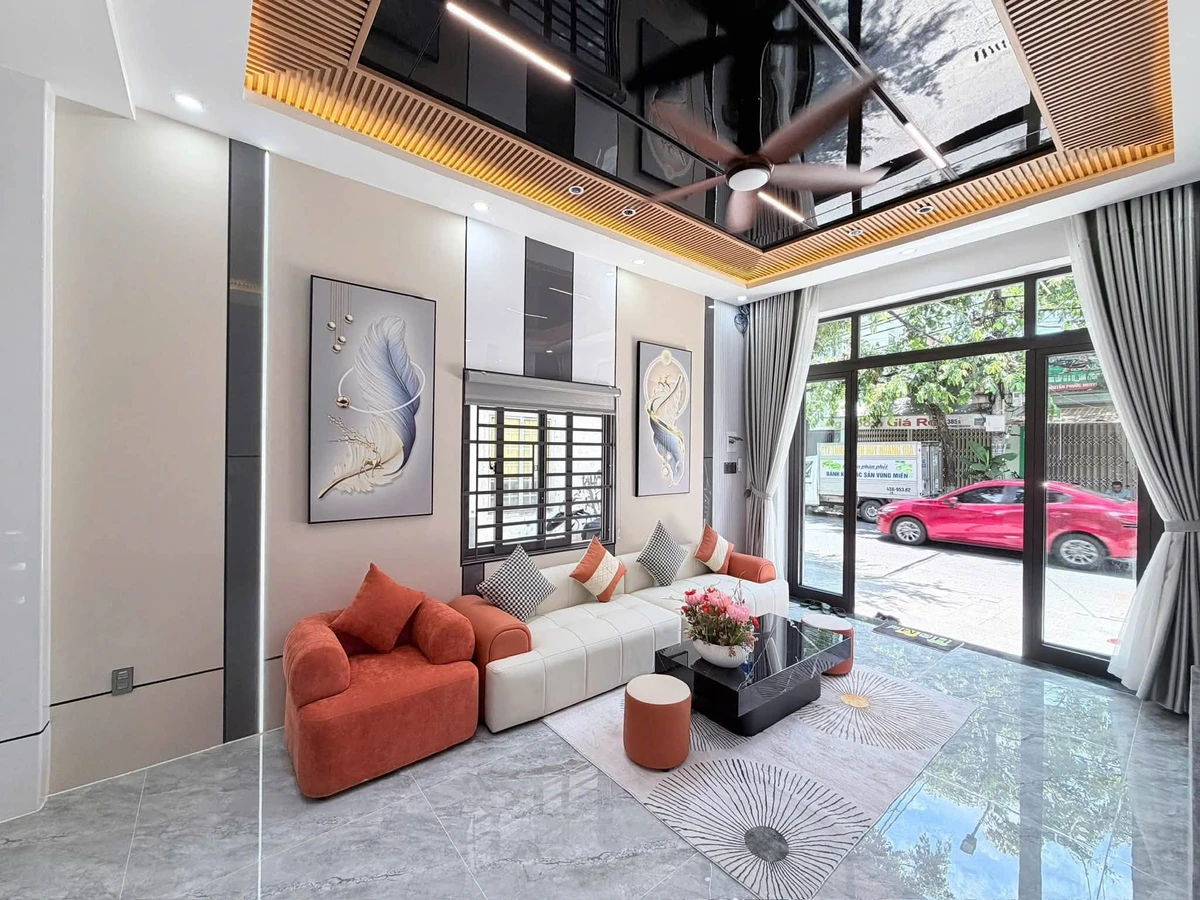 Bán nhà 3 tầng 158m² mặt tiền Quận 1 - Ảnh thu nhỏ 2