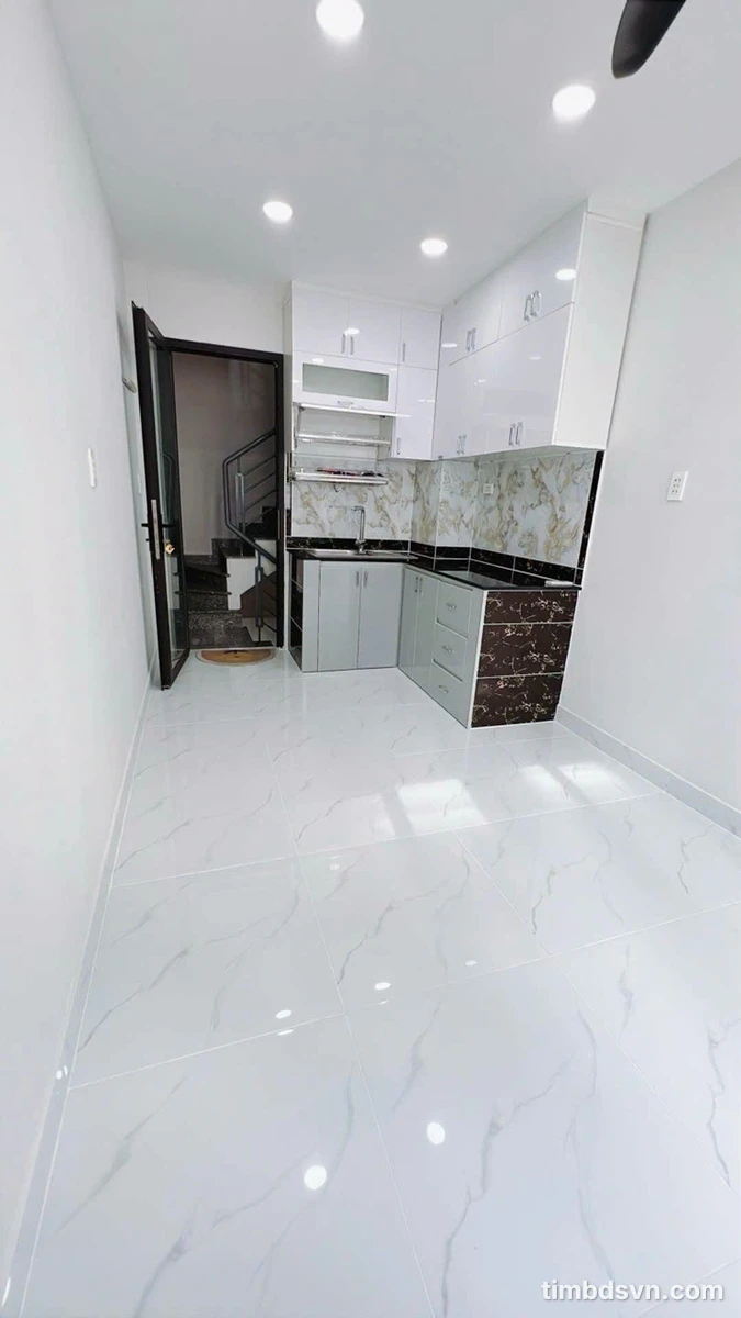 Bán nhà phố 70m² 3 phòng ngủ gần Khánh Hội Quận 4 - Ảnh thu nhỏ 2