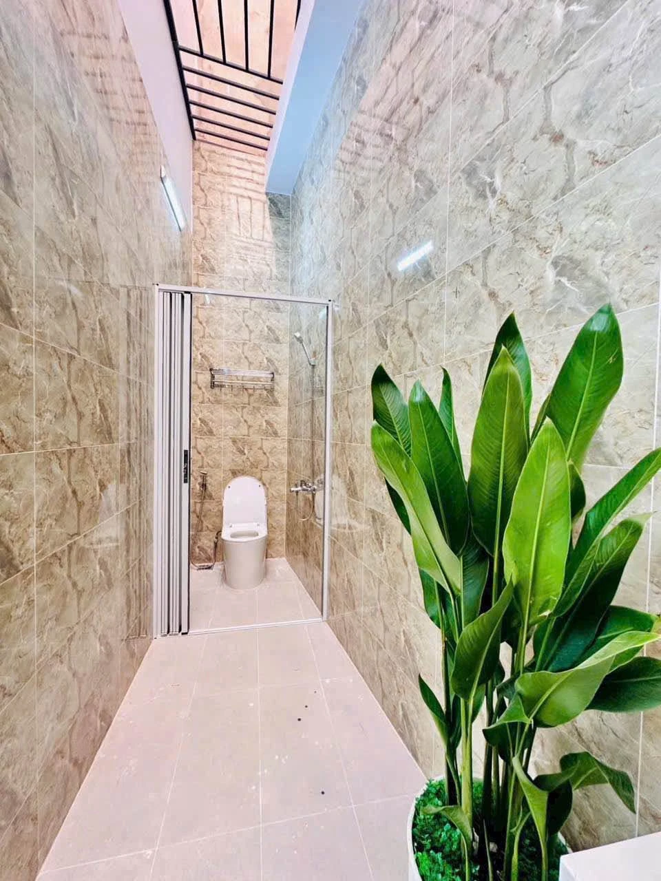 Bán nhà 1 trệt 2 lầu 4PN 4,3x24m hẻm Thạnh Xuân 39, Phường Thới An, Quận 12 - Ảnh 1