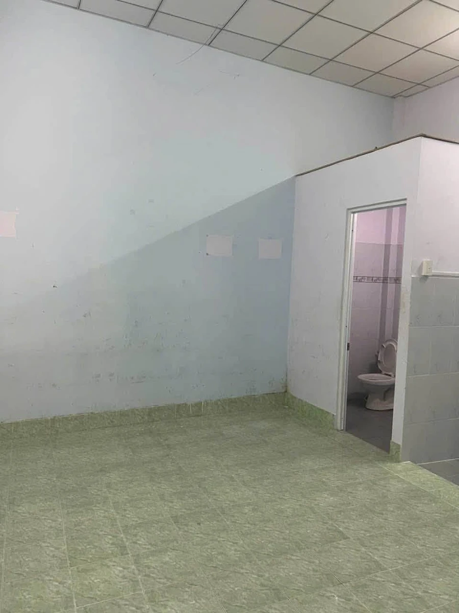 Cho thuê nhà mặt tiền Tân Phú 6x16m, 2PN 2WC, 14 triệu/tháng - Ảnh thu nhỏ 5