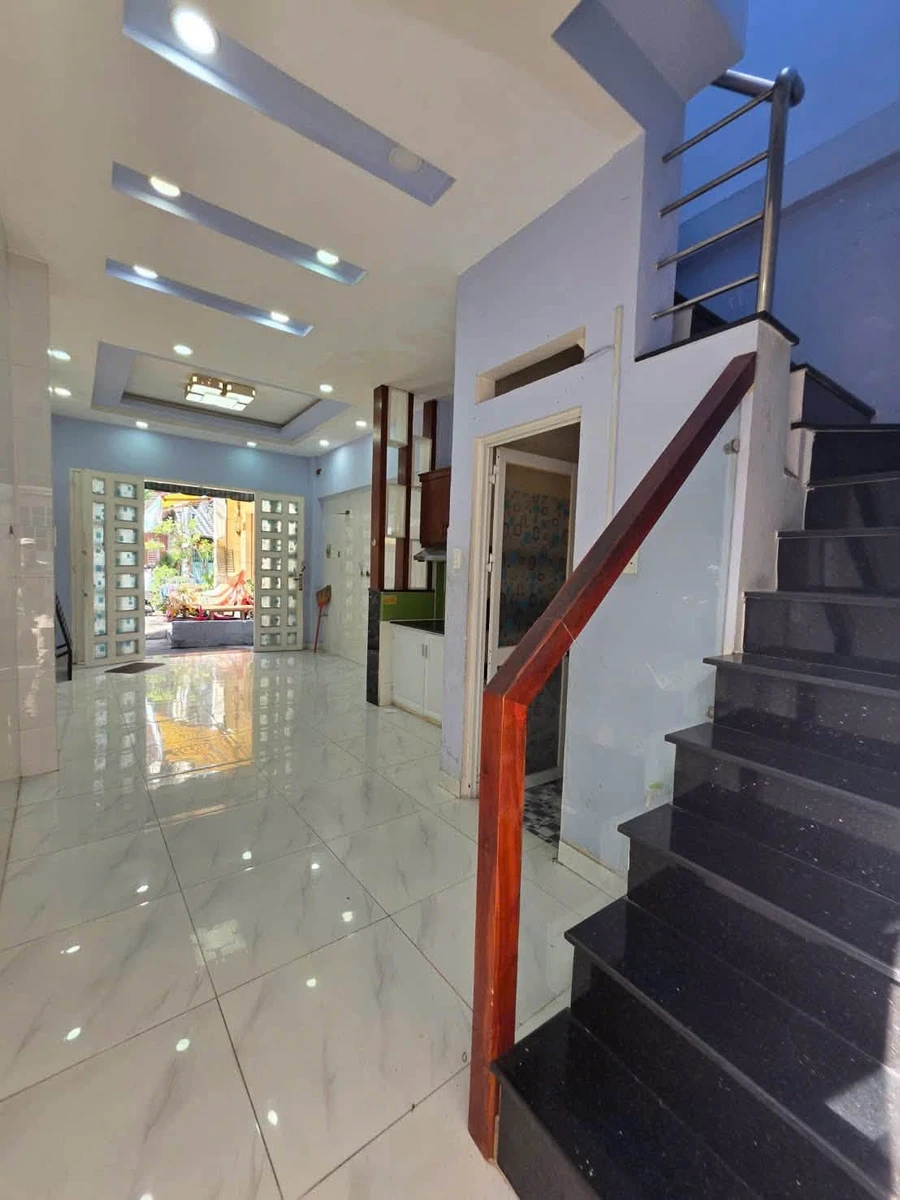 Bán nhà hẻm 4.6 tỷ Lạc Long Quân Quận 11, 2PN 30m² - Ảnh thu nhỏ 3