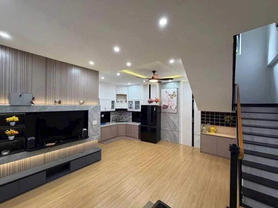 Bán nhà mặt tiền Nguyễn Thị Minh Khai, Đà Nẵng, 32m2, 7 tỷ - Ảnh thu nhỏ 3