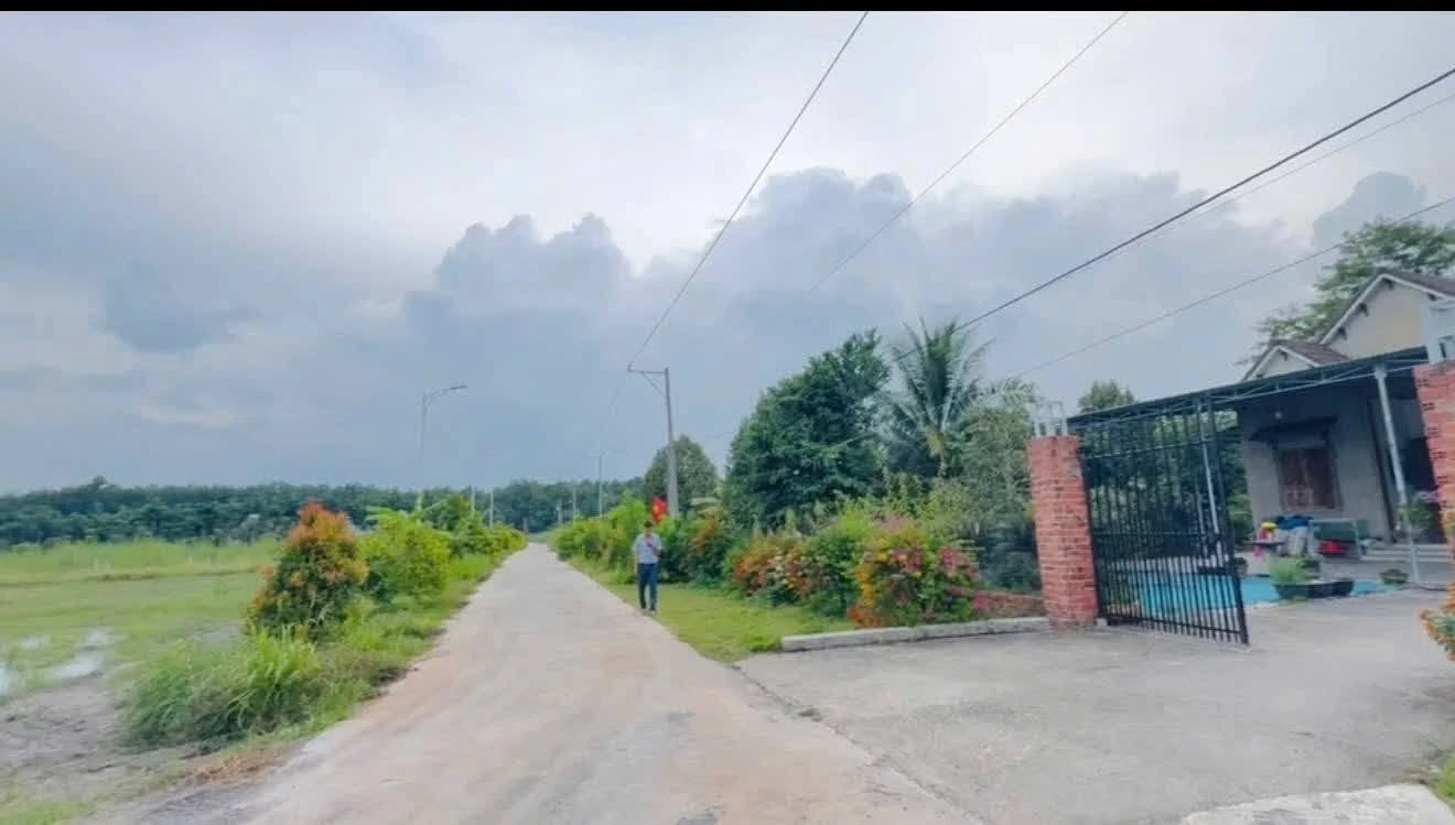 Bán đất 100m2 tại Chơn Thành, Bình Dương giá 4 tỷ - Ảnh 1
