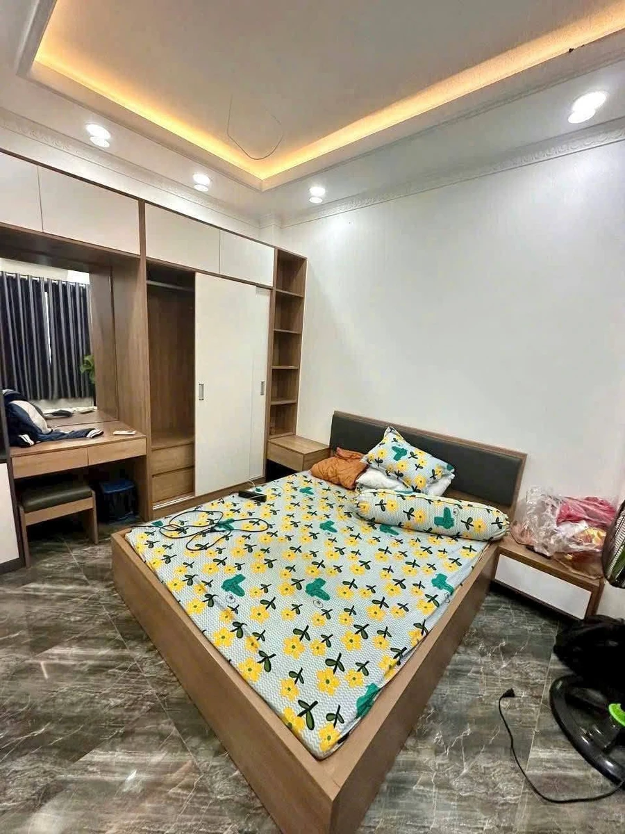 Cho thuê nhà 2 lầu 4 phòng ngủ 80m2 Dĩ An Bình Dương - Ảnh thu nhỏ 4
