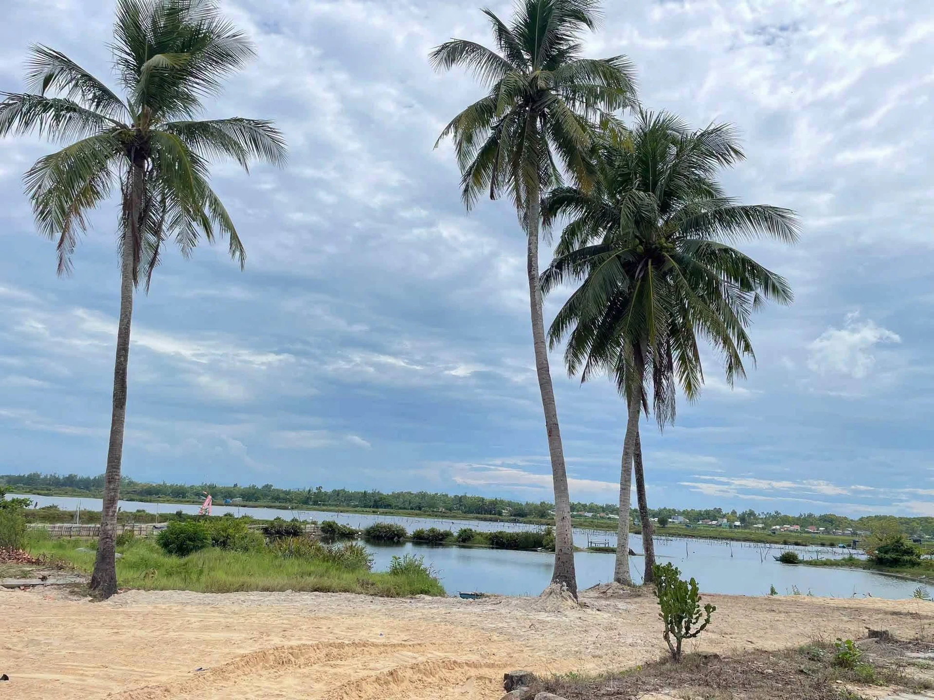Bán đất 600m2 view sông Tam Tiến, Núi Thành, Đà Nẵng, giá 2,2 tỷ - Ảnh 1