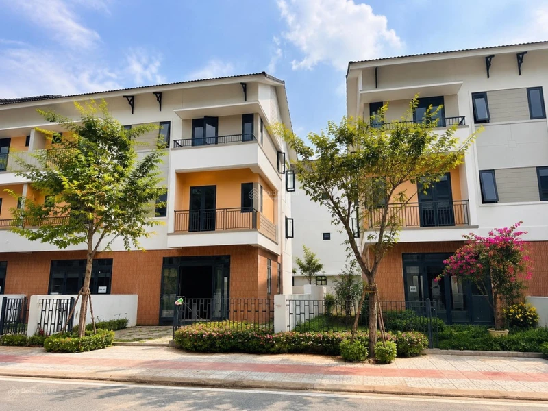 Hiếm có 1 căn 69,4tr/m2 - DT 170m2 (8,5x20) cạnh đường ĐL Gia Bình - HN rộng 120m KĐT Centa RVS