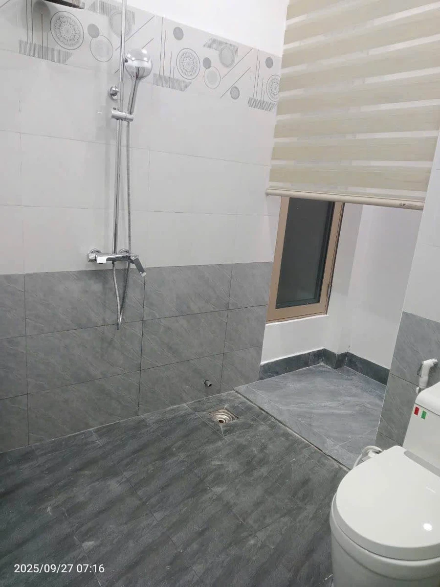 Bán nhà mới mặt tiền hẻm 61 Nguyễn Thái Bình, Hoà Thắng, Buôn Ma Thuột, 240m2 - Ảnh thu nhỏ 4