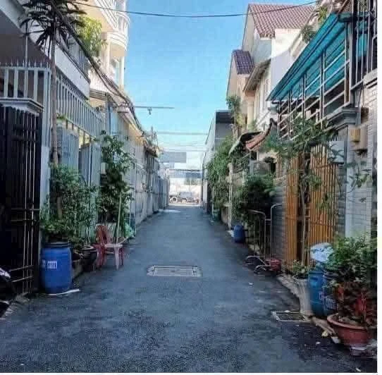 Cho thuê nhà 1 trệt 1 lầu 2PN, 100m² Linh Xuân, Thủ Đức
