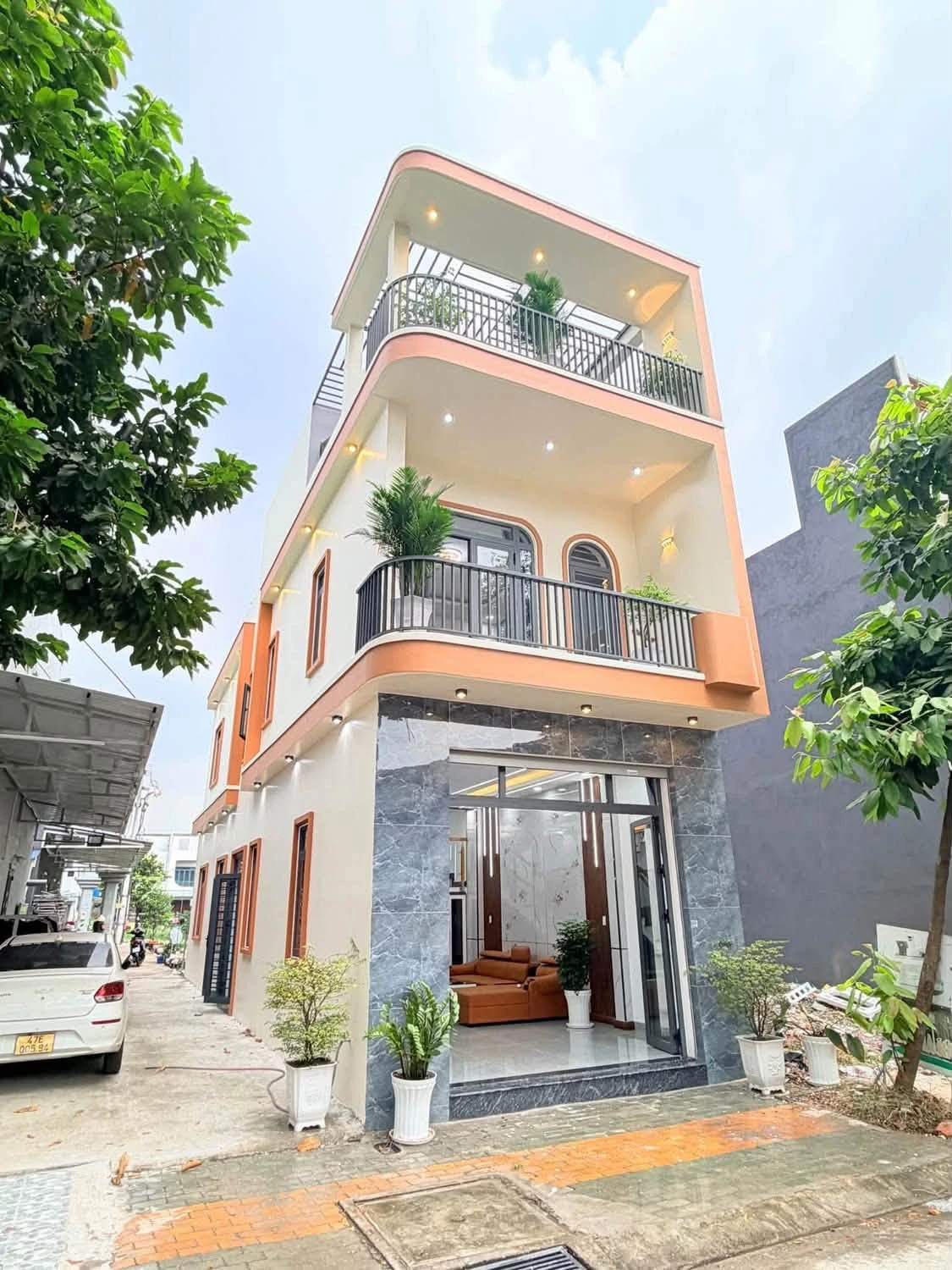 Bán nhà 2 mặt tiền 3PN 72m2 full nội thất 3,5 tỷ Tân Hiệp Tân Uyên - Ảnh 1