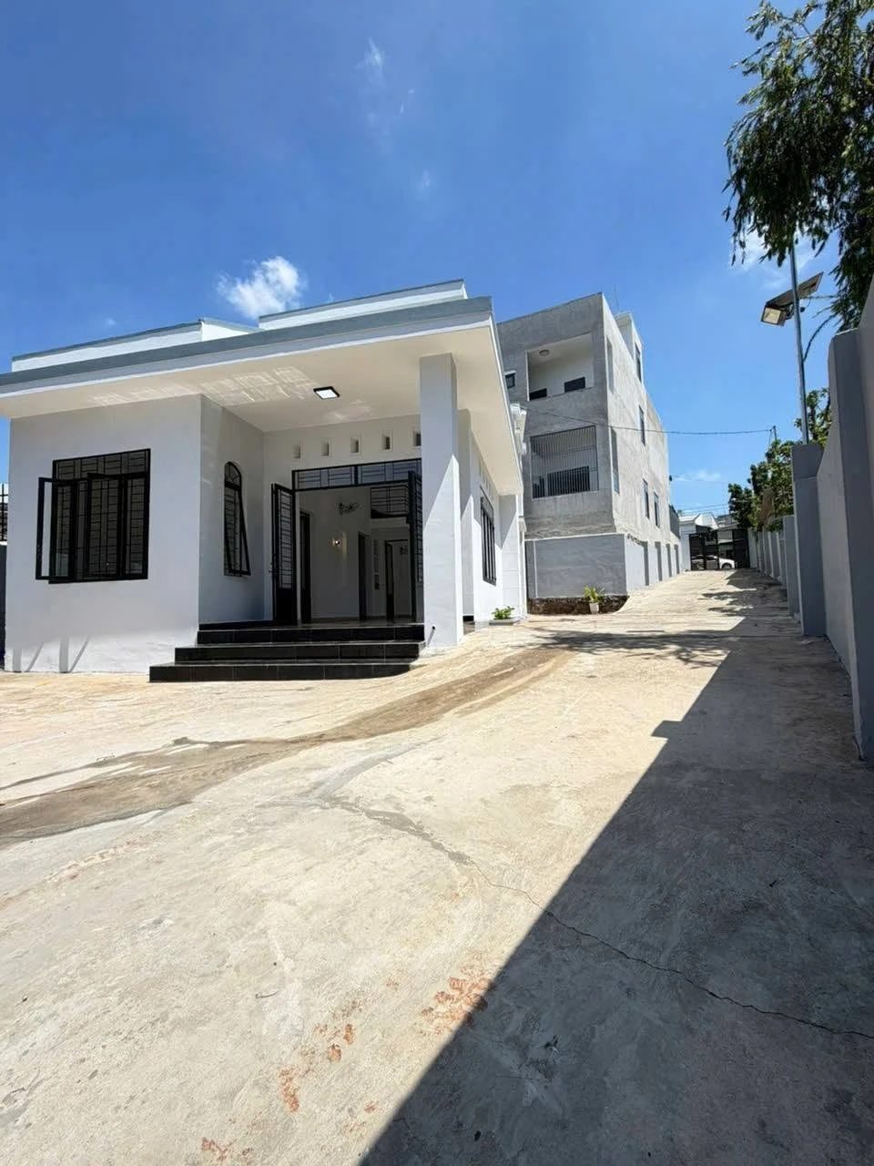 Cho thuê nhà mặt tiền Mạc Đĩnh Chi, 500m², Buôn Ma Thuột - Ảnh 1