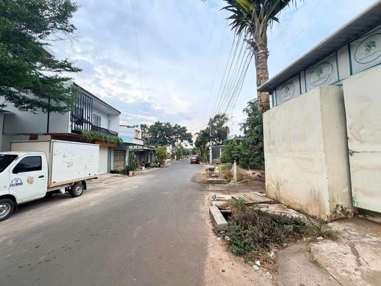 Bán nhà hẻm mặt tiền Mai Thị Lựu, Buôn Ma Thuột 12,8x27m giá 5,7 tỷ - Ảnh 1