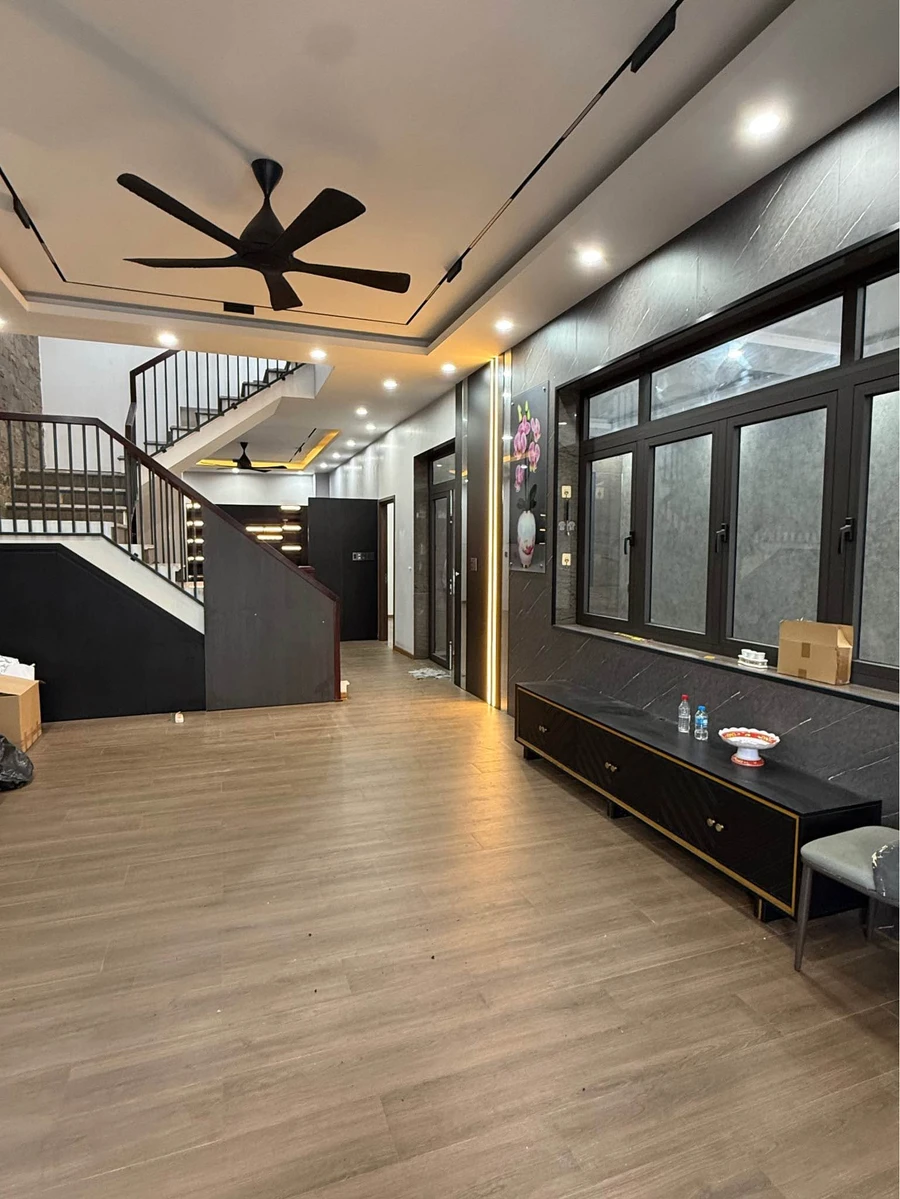 Bán biệt thự 180m2, 4 phòng ngủ gần KDC Tân Phong - Ảnh thu nhỏ 3