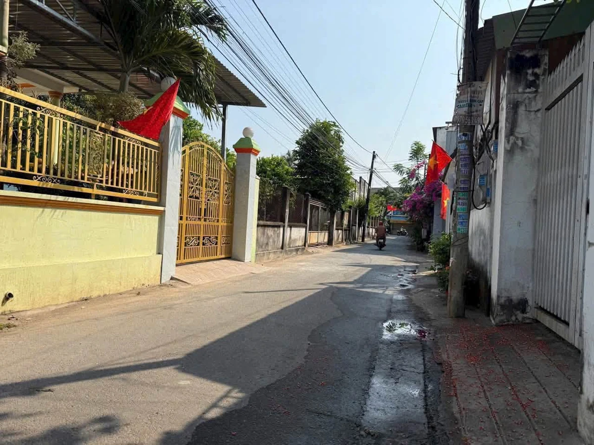 Bán nhà 5x25m, 3 phòng ngủ gần Chợ Kp4, Nguyễn Khuyến, Bình Chánh - Ảnh thu nhỏ 2