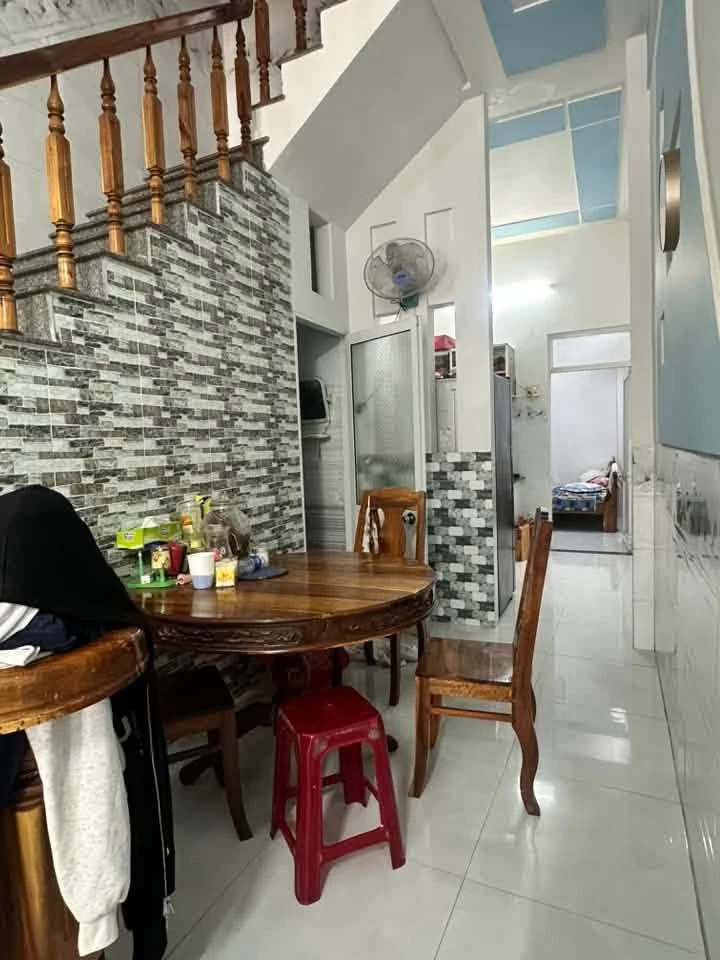Bán nhà mặt tiền 2 tầng 50m2 gần chợ Thành Thái - Ảnh thu nhỏ 2