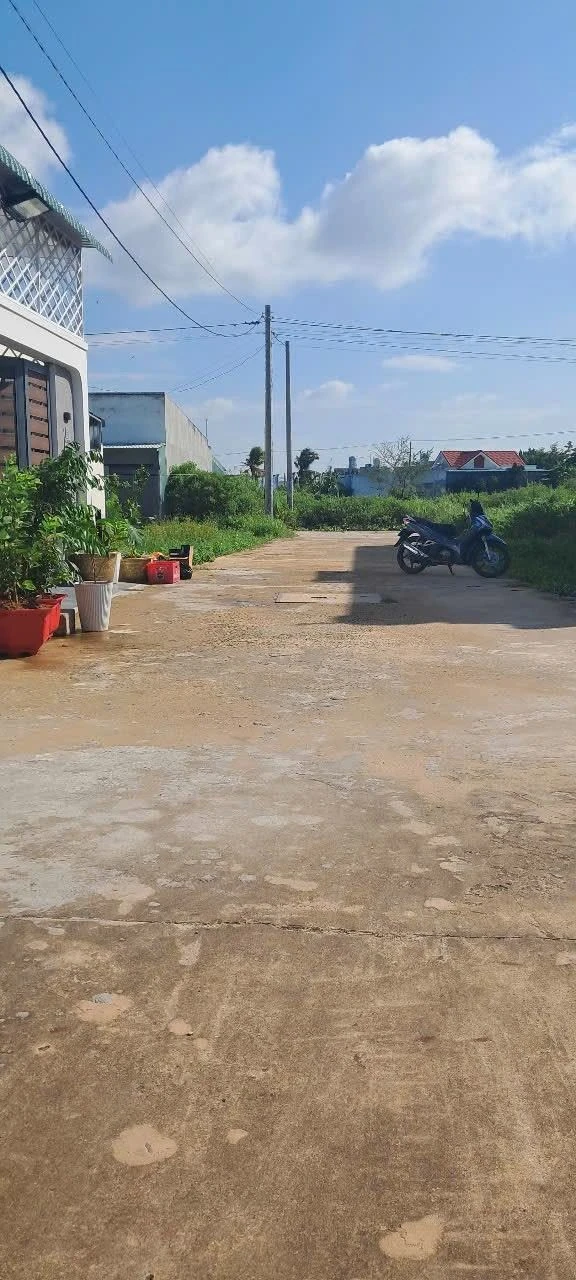 Bán đất thổ cư 114m2 ngang 6m giá 690 triệu gần KDC Rạng Đông, Hàm Liêm - Ảnh 1