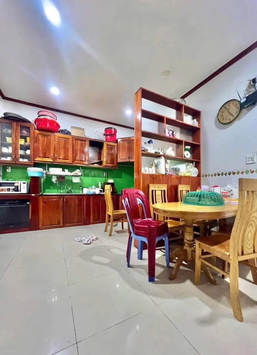 Bán nhà mới 4 PN, 3 WC, 100m2 sân xe tại Phan Thiết - Ảnh thu nhỏ 3