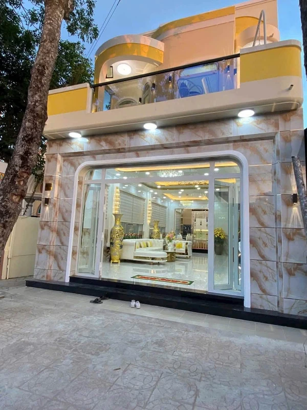 Bán nhà mặt tiền 95m2, 3PN tại Vĩnh Long