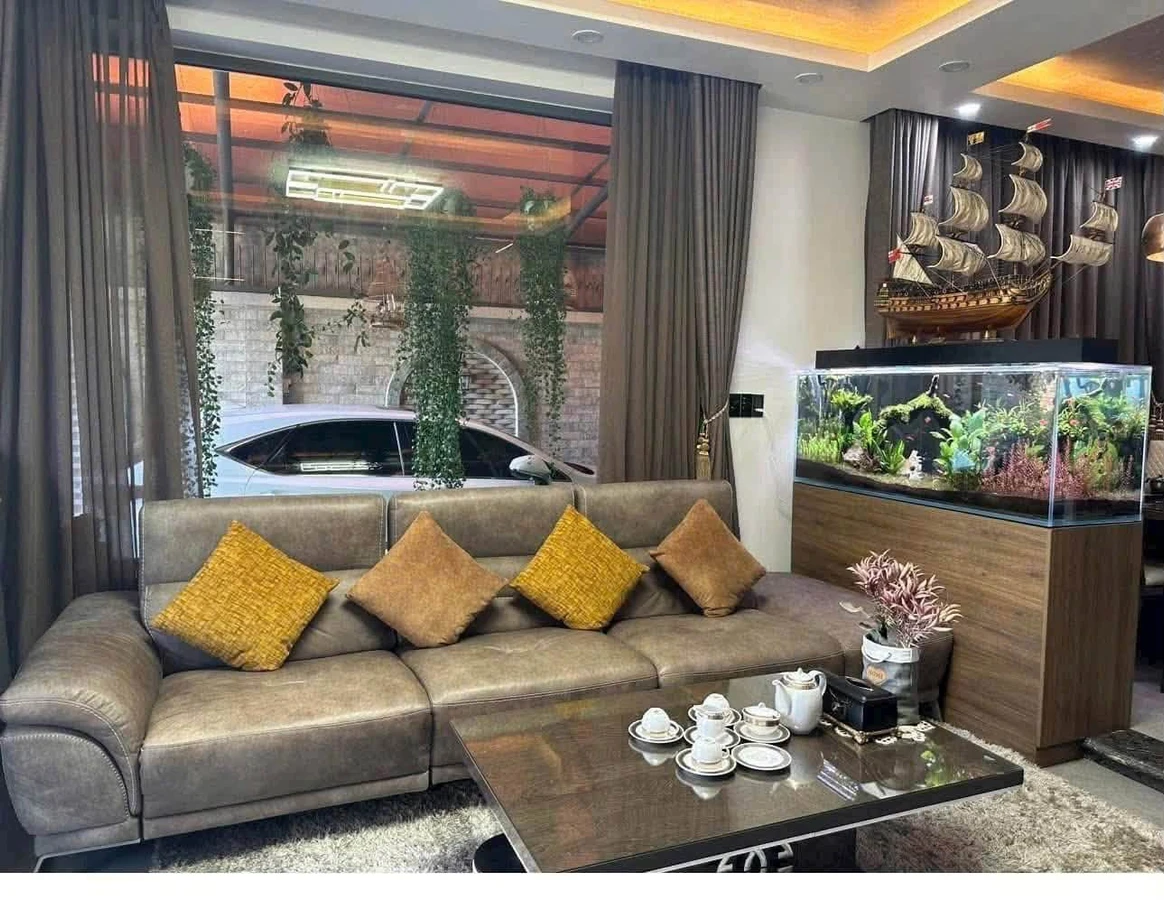 Bán biệt thự 5 phòng ngủ 200m² Thủ Đức, giá 14.5 tỷ - Ảnh thu nhỏ 3