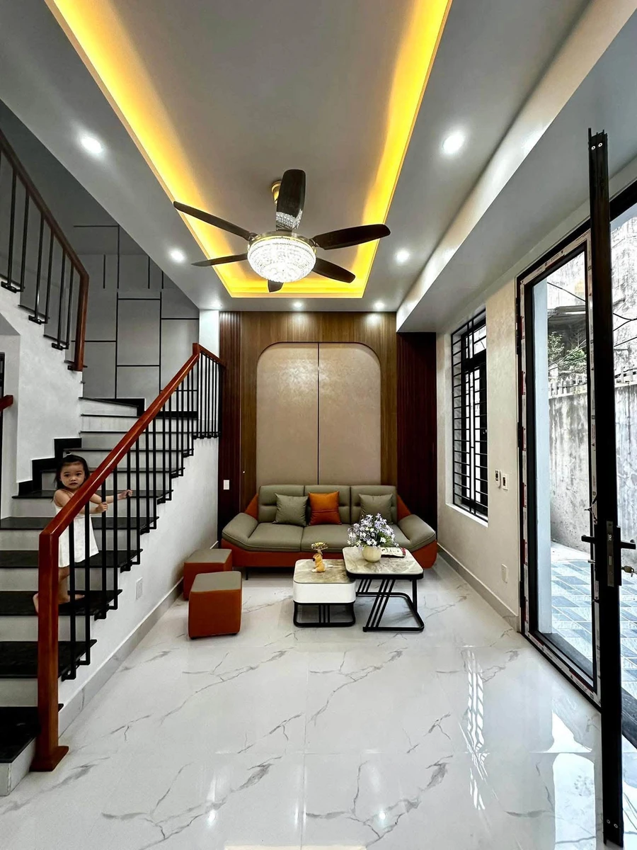 Bán nhà 3 tầng 47m2 mặt tiền 5m gần chợ Cầu Cốn - Ảnh thu nhỏ 3