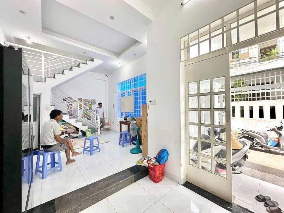 Bán nhà hẻm ô tô 2 phòng ngủ 43m² Vũng Tàu