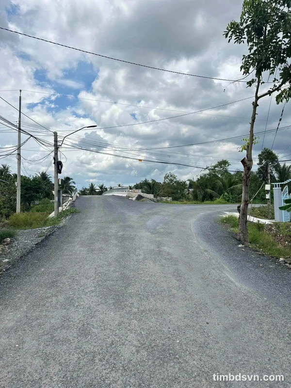 Bán đất mặt tiền đường nhựa 572,7m² (125m² thổ cư) giá 1,2 tỷ tại Đông Thành, Vĩnh Long