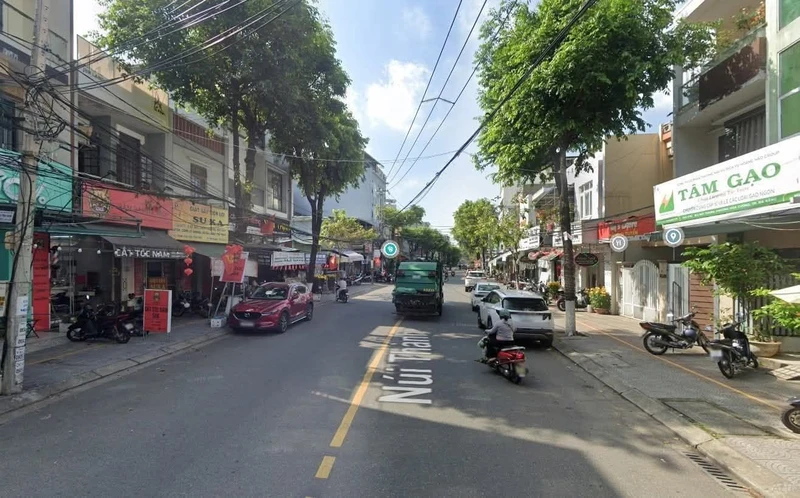 Bán nhà 2 tầng mặt tiền 61m² Núi Thành, Đà Nẵng 7,65 tỷ