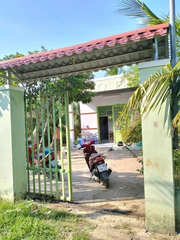 Bán đất 2.230m² với nhà tặng kèm gần KCN Phong Nẫm Bến Tre