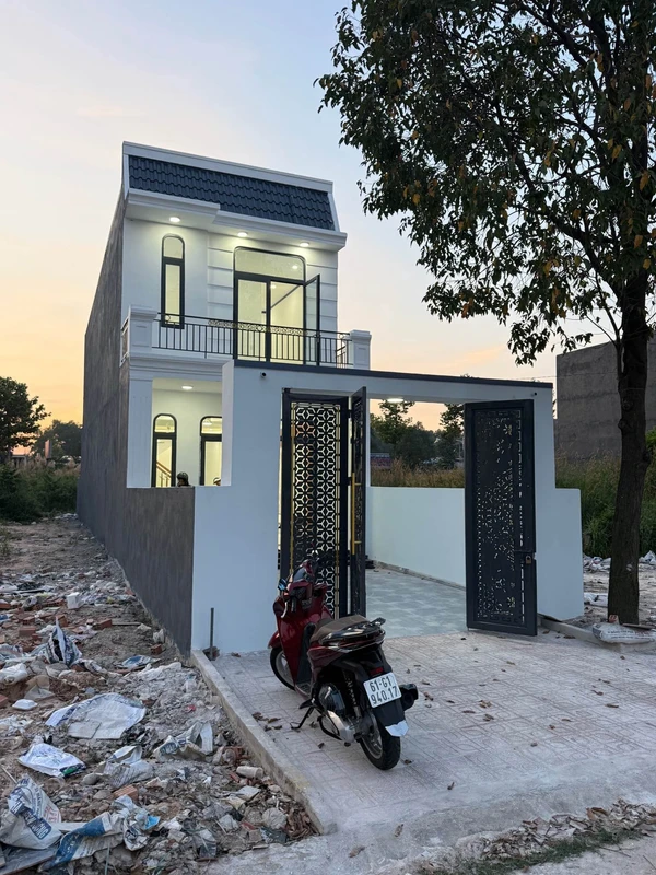 Bán nhà 1 trệt 1 lầu 3PN 200m² Bình Chánh 2 tỷ 480