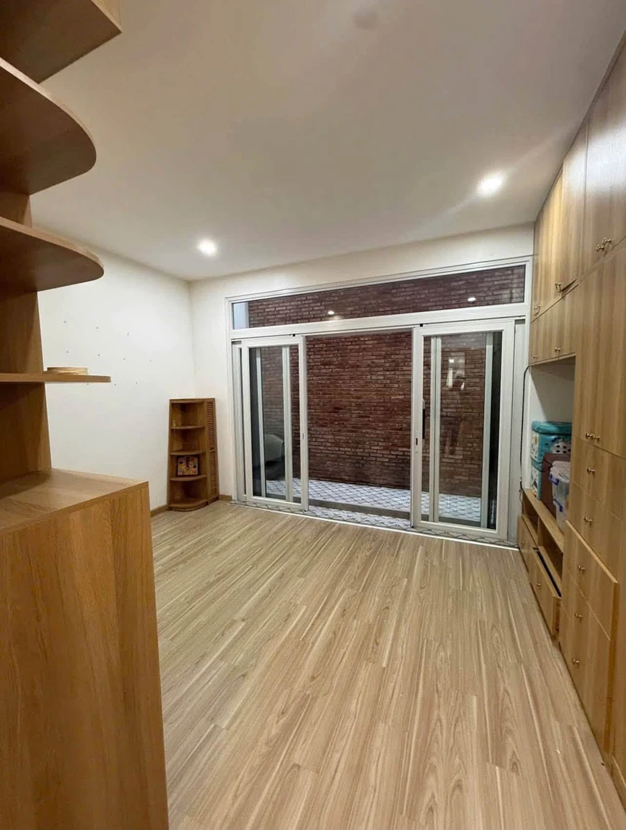 Bán nhà 1 trệt 2 lầu 4PN mặt tiền Phan Văn Trị Phan Thiết 6.2 tỷ - Ảnh 1