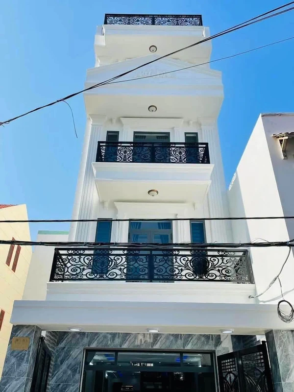 Bán nhà 2 mặt tiền 12 phòng ngủ 141m² Vũng Tàu