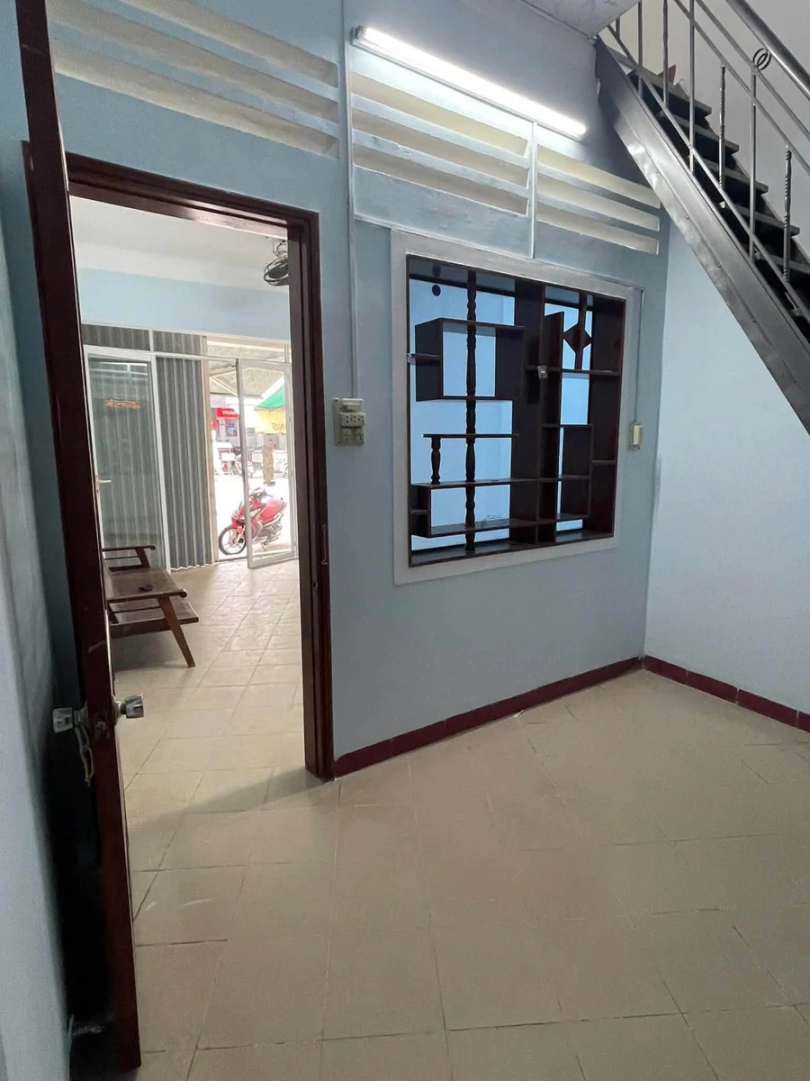 Bán nhà mặt tiền Quang Trung 65m² giá 3,3 tỷ - Ảnh thu nhỏ 2