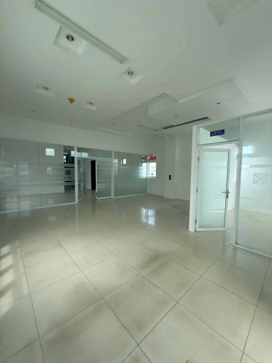 Cho thuê nhà mặt tiền Nguyễn Trung Trực 738m², 70 triệu/tháng - Ảnh thu nhỏ 3