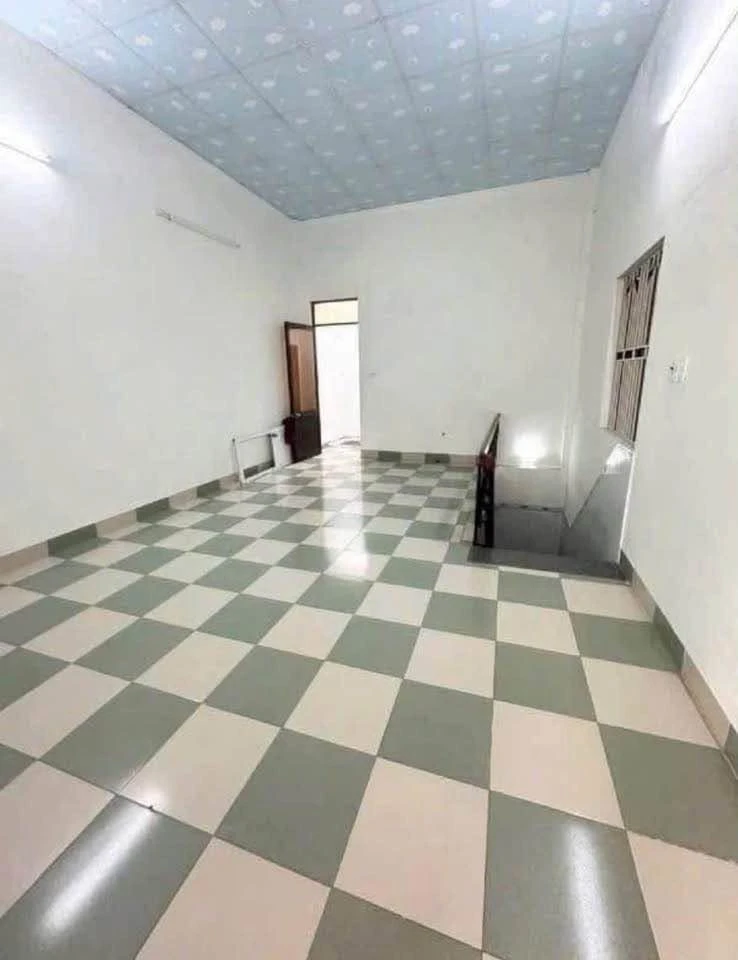 Cho thuê nhà nguyên căn mặt tiền 70m2, 4PN, Quy Nhơn - Ảnh thu nhỏ 3
