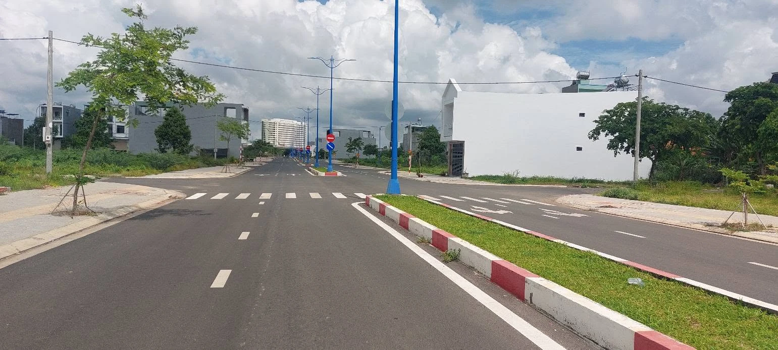 Bán lô góc 2 mặt tiền 95.6m2 Lan Anh 1 Hòa Long - Ảnh 1